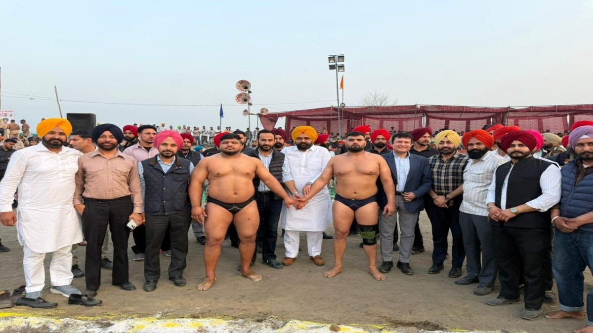 Gharachon Wrestling Dangal : ਪਿੰਡ ਘਰਾਚੋਂ ਵਿੱਚ ਮਹਾਕੁਸ਼ਤੀ ਦੰਗਲ ਦੀ ਧੂਮ, ਜੇਤੂ ਪਹਿਲਵਾਨ ਨੂੰ ਮਿਲਿਆ ਫੋਰਡ ਟ੍ਰੈਕਟਰ