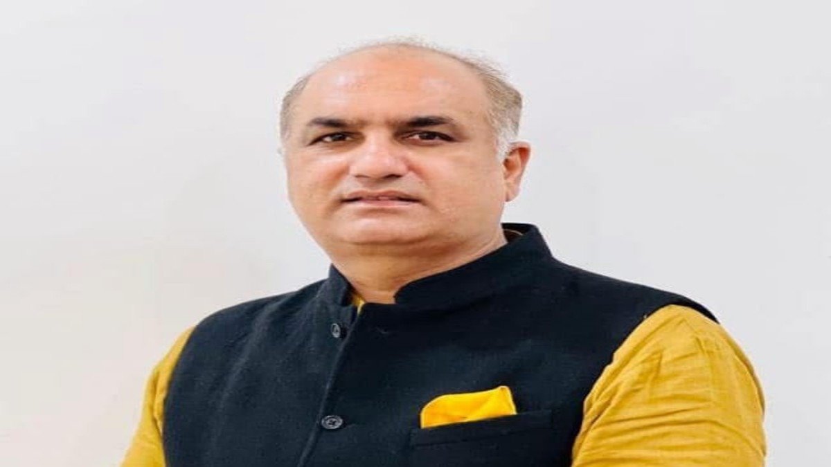 ਦੀਪਕ ਬਾਲੀ ਨੇ ਭਾਜਪਾ ਅਤੇ ਕੇਂਦਰ ਸਰਕਾਰ ‘ਤੇ ਤਿੱਖਾ ਹਮਲਾ ਬੋਲਦਿਆਂ ਇਸਨੂੰ ‘ਆਪ’ ਆਗੂਆਂ ਨੂੰ ਡਰਾਉਣ ਦੀ ਸਾਜ਼ਿਸ਼ ਦੱਸਿਆ।