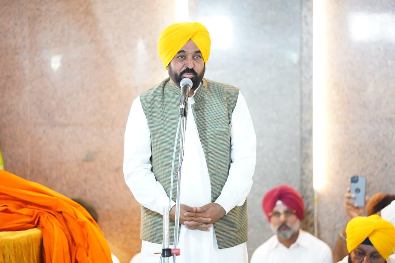 ਗ੍ਰੰਥੀ ਸਿੰਘਾਂ ਦੀ ਮੁਲਕ ਪੱਧਰ ਦੀ ਸੰਸਥਾ ਨੇ ਬੇਅਦਬੀ ਵਿਰੋਧੀ ਇਤਿਹਾਸਕ ਕਾਨੂੰਨ ਬਣਾਉਣ ਲਈ ਮੁੱਖ ਮੰਤਰੀ ਭਗਵੰਤ ਸਿੰਘ ਮਾਨ ਦਾ ਕੀਤਾ ਸਨਮਾਨ